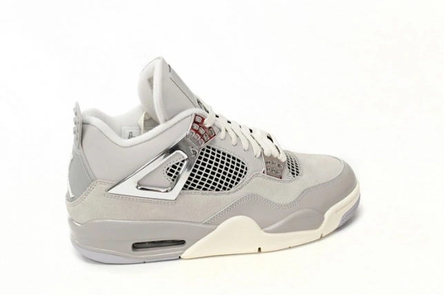 One Kick AQ9129-001 4 WMNS Air Jordan Moments Frozen 0801